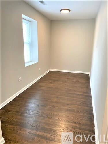 Chicago Apartment: 3517 21 W Grace St