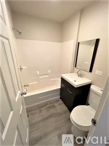 Chicago Apartment: 3517 21 W Grace St