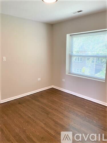 Chicago Apartment: 3517 21 W Grace St