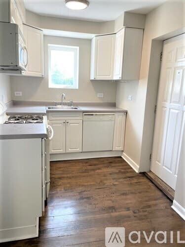 Chicago Apartment: 3517 21 W Grace St