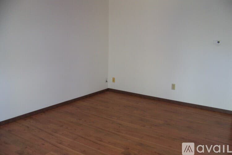 Pekin Townhome: 111 Pin Oak Drive