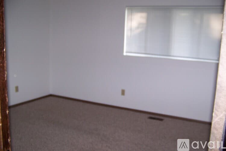 Pekin Townhome: 111 Pin Oak Drive