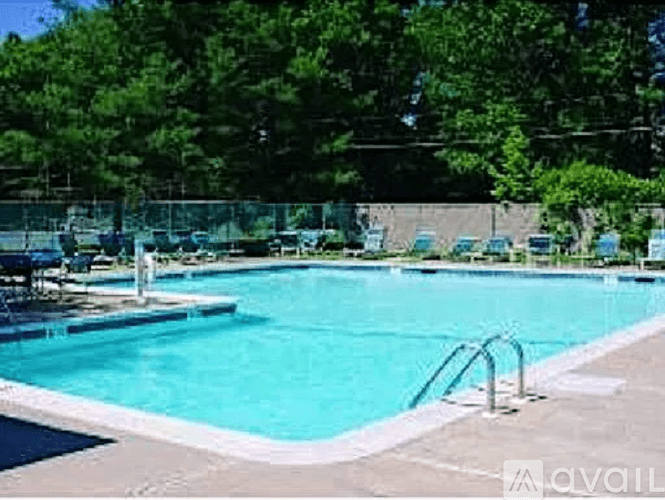 Natick Apartment: 7 Village Rock Ln