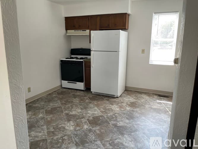 Pekin House: 2205 Stoneybrook Rd