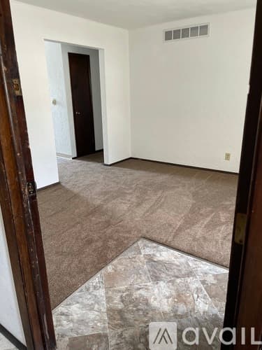 Pekin House: 2205 Stoneybrook Rd