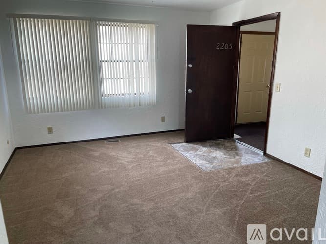 Pekin House: 2205 Stoneybrook Rd