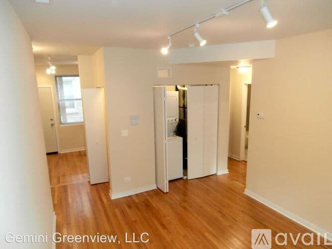 Chicago Apartment: 6971 N Greenview Ave