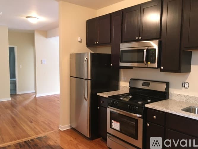 Chicago Apartment: 6971 N Greenview Ave
