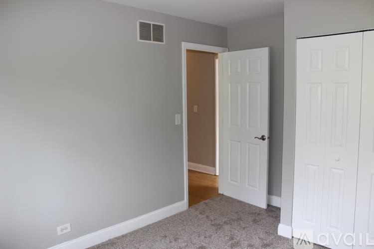 Bartlett Condo: 745 Candleridge Court