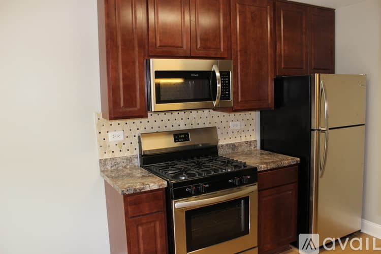 Bartlett Condo: 745 Candleridge Court