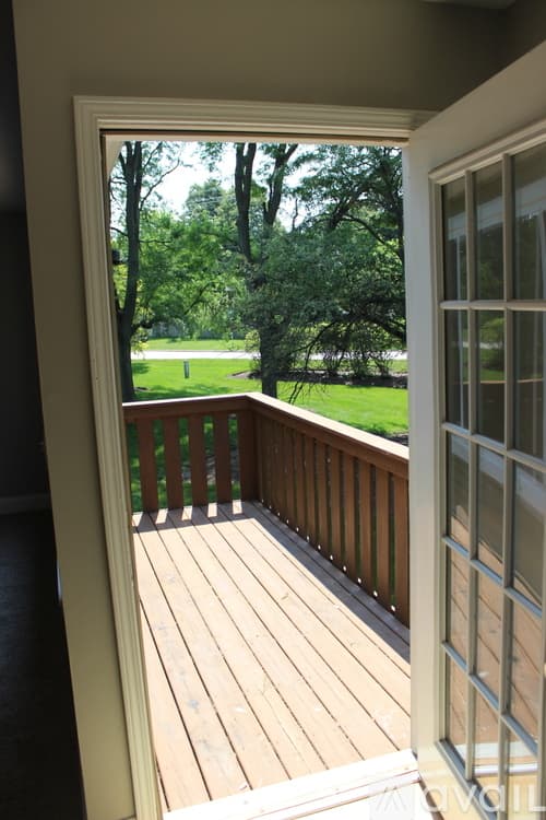 Bartlett Condo: 745 Candleridge Court