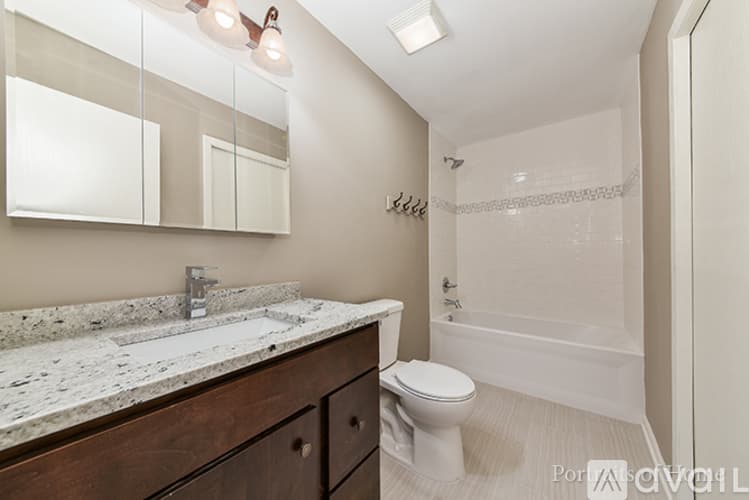 Aurora House: 2965 Middlebury Court West