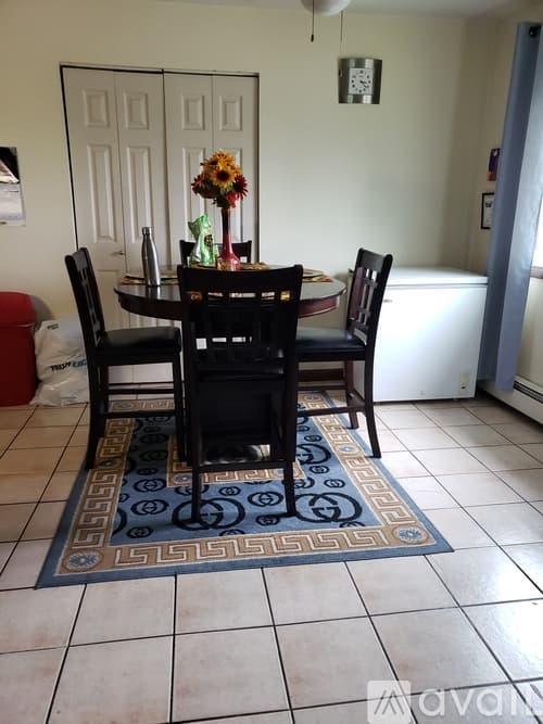 Burnham Apartment: 2790 E State Street