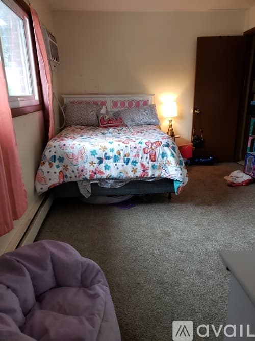 Burnham Apartment: 2790 E State Street
