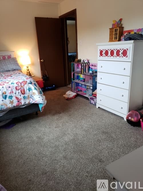 Burnham Apartment: 2790 E State Street