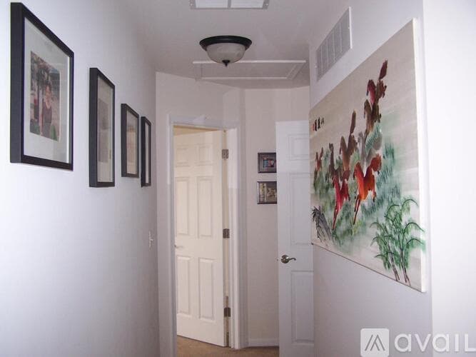 Lakemoor House: 659 Arbor Cir