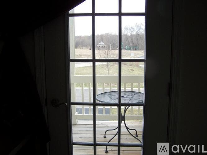 Lakemoor House: 659 Arbor Cir