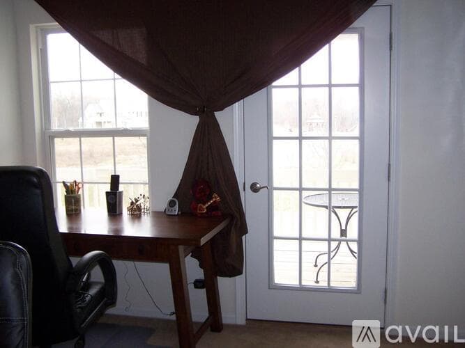 Lakemoor House: 659 Arbor Cir