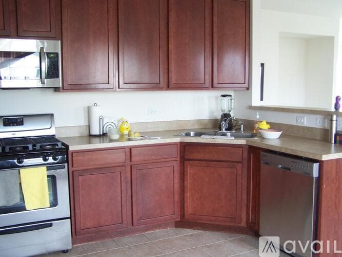 Lakemoor House: 659 Arbor Cir