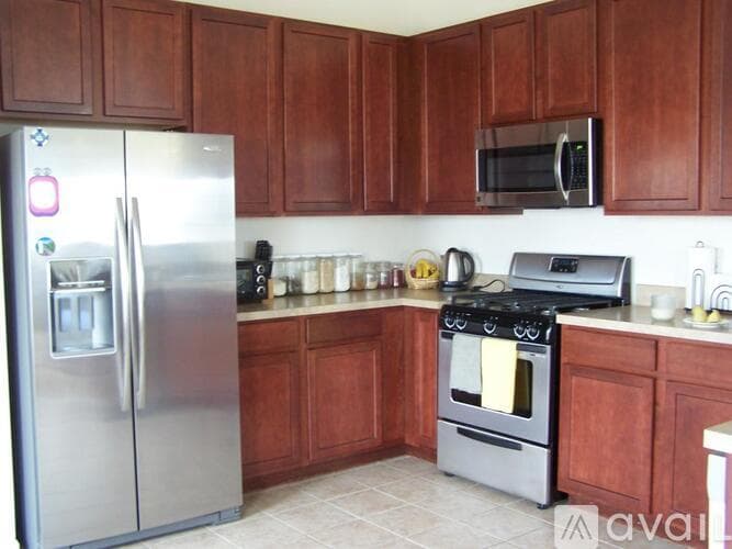 Lakemoor House: 659 Arbor Cir