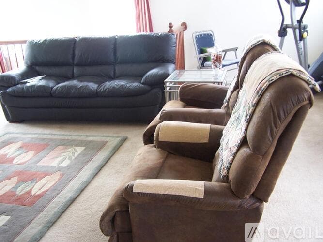 Lakemoor House: 659 Arbor Cir