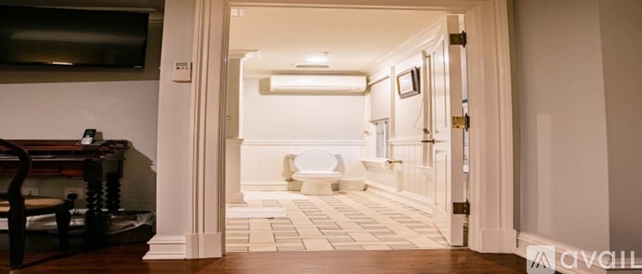 Norwalk Apartment: 99 East Avenue