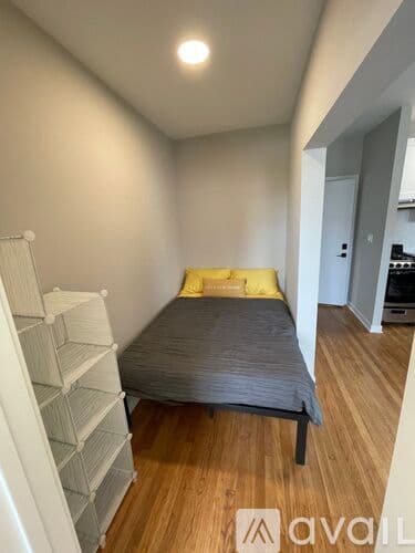 Chicago Apartment: 3250 N Pulaski Rd