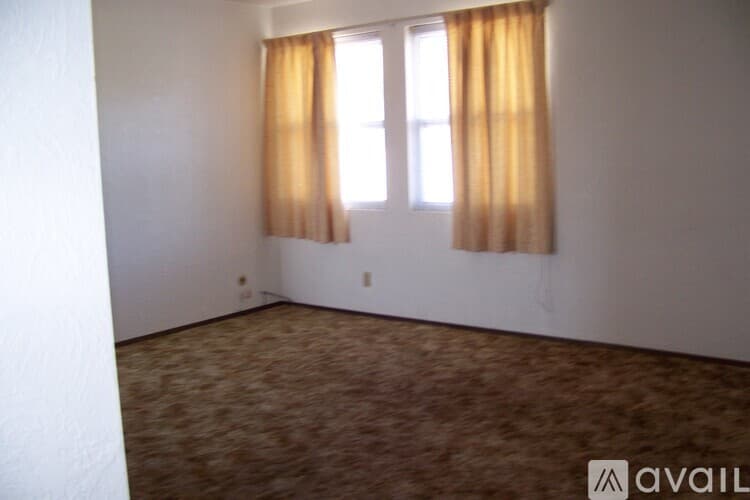 Pekin House: 2209 Stoneybrook Rd