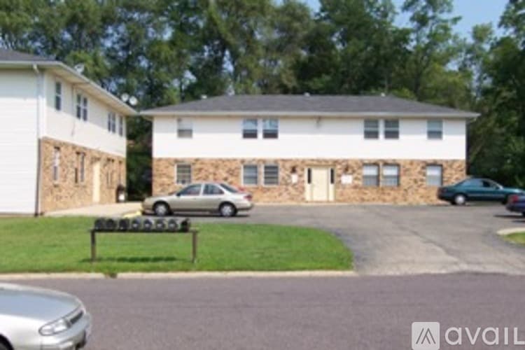 Pekin House: 2209 Stoneybrook Rd