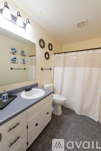 Sherwood House: 9108 Peach Tree Ln