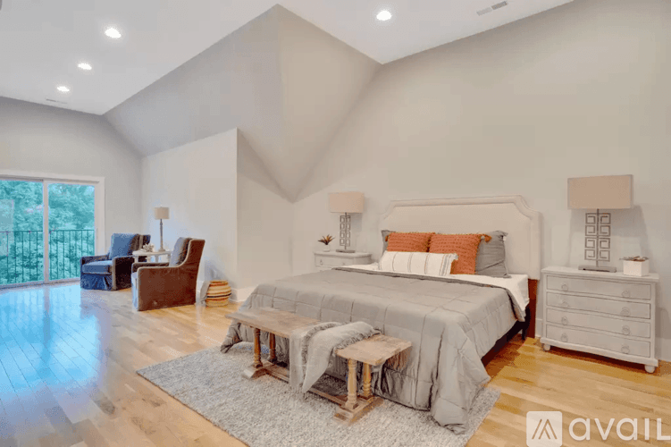 Chattanooga House: 208 Baker Street