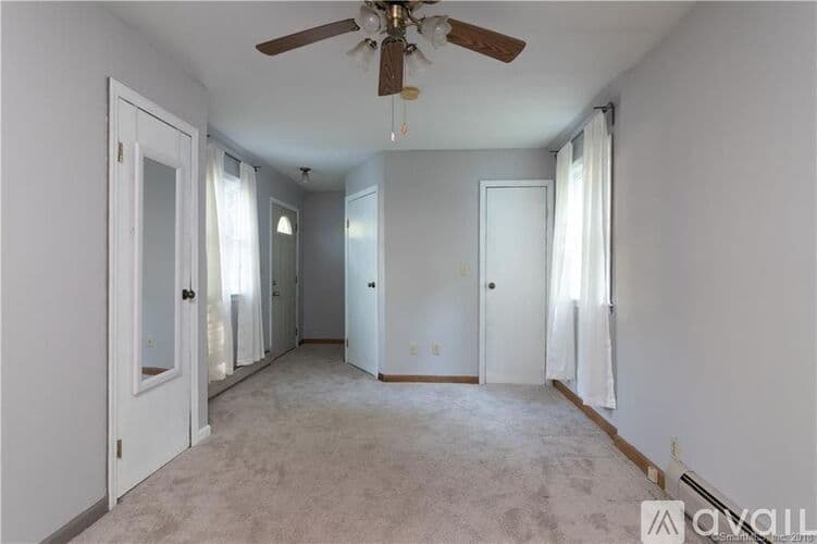Fairfield House: 296 Toll House Ln