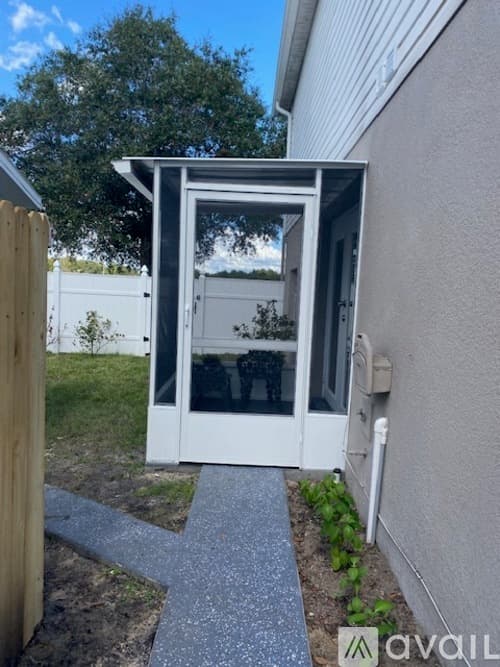 Clermont House: 2950 White Magnolia Loop