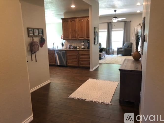 Meadowlakes House: 237 Meadowlakes Dr