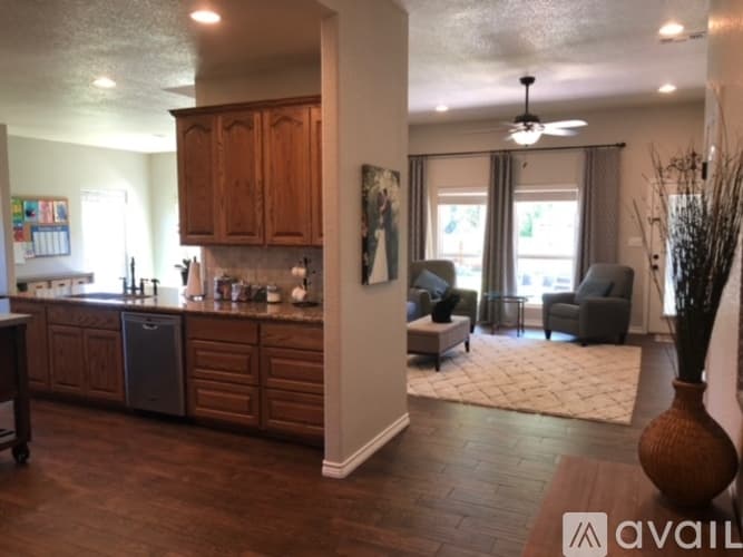 Meadowlakes House: 237 Meadowlakes Dr