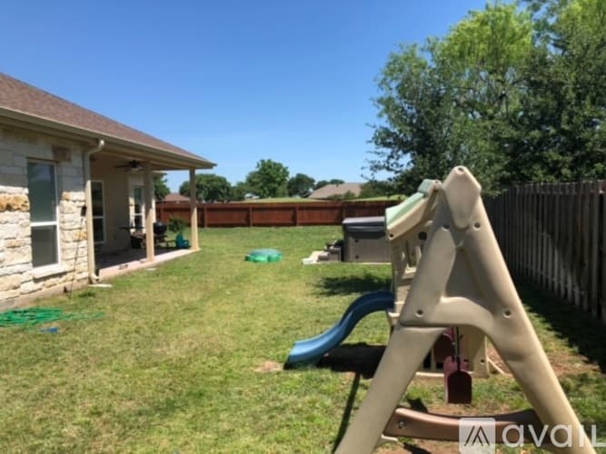 Meadowlakes House: 237 Meadowlakes Dr