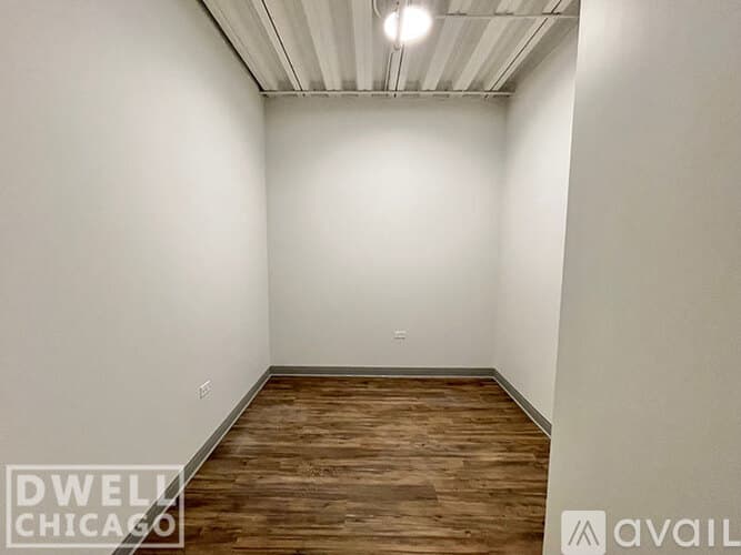 Chicago Apartment: 949 W Dakin St