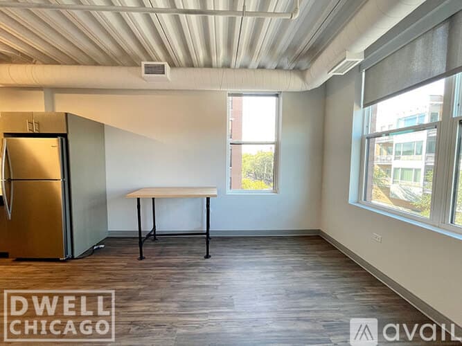 Chicago Apartment: 949 W Dakin St