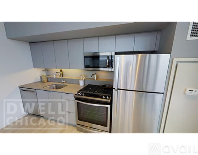 Chicago Apartment: 2733 W Belden