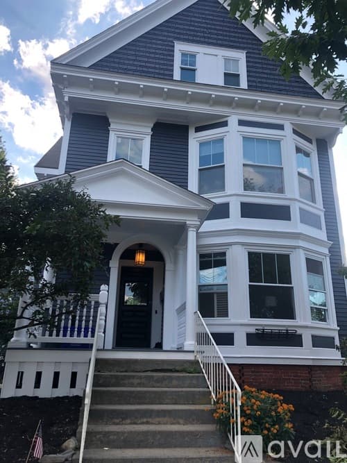 Exeter Apartment: 32 Lincoln Street