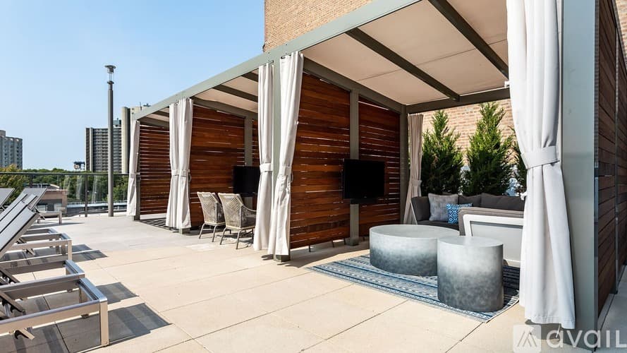 Chicago Apartment: 2217 S Wabash Ave
