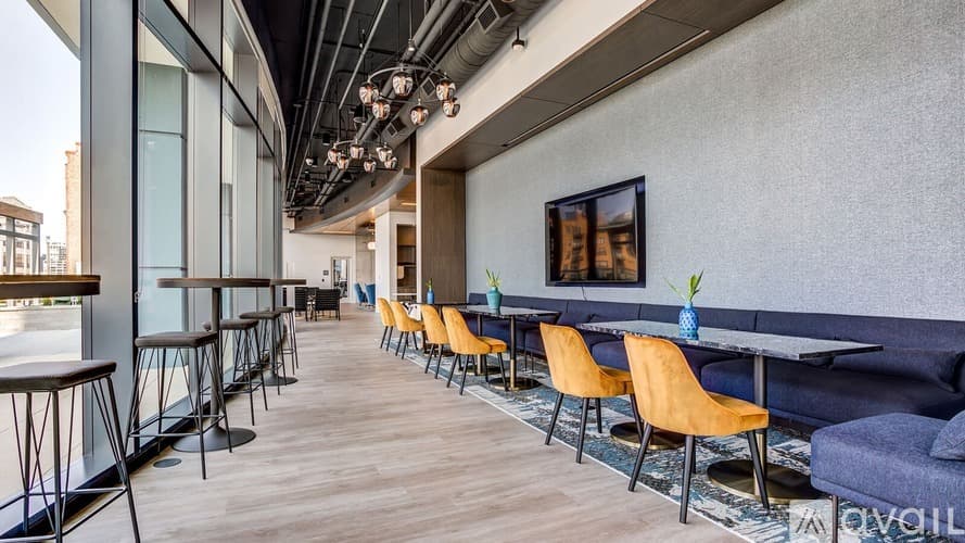 Chicago Apartment: 2217 S Wabash Ave