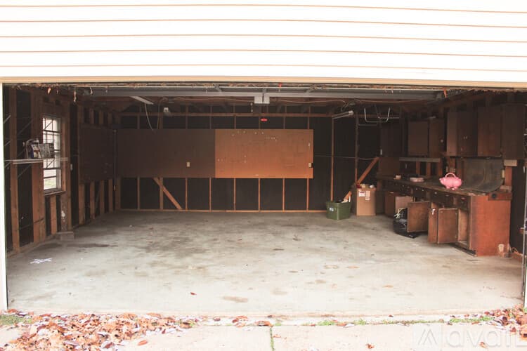 Bartlett House: 3470 Oak Rd