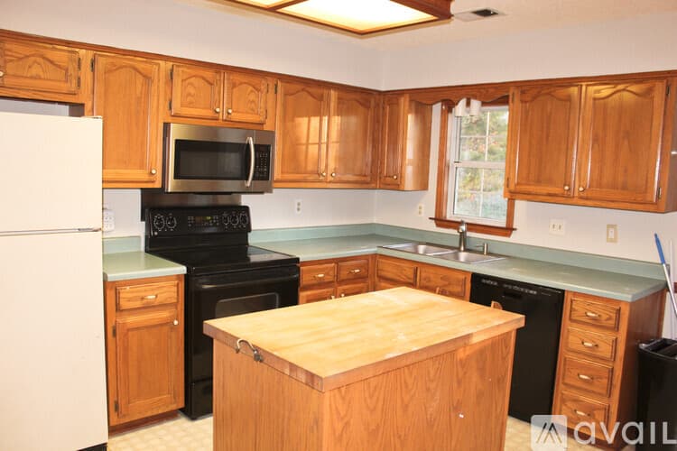 Bartlett House: 3470 Oak Rd