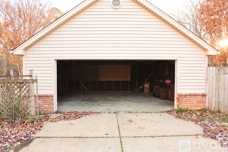 Bartlett House: 3470 Oak Rd