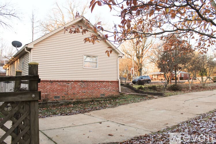Bartlett House: 3470 Oak Rd