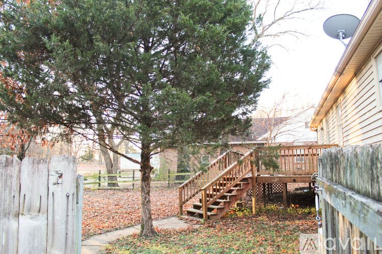 Bartlett House: 3470 Oak Rd