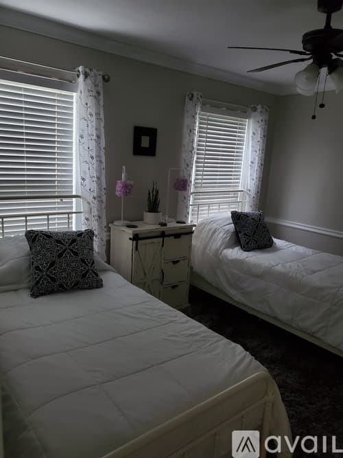 Roswell House: 11480 Mountain Laurel Drive