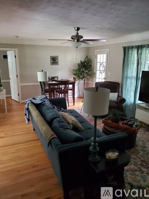 Roswell House: 11480 Mountain Laurel Drive