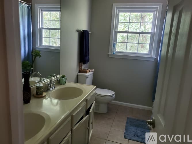 Roswell House: 11480 Mountain Laurel Drive